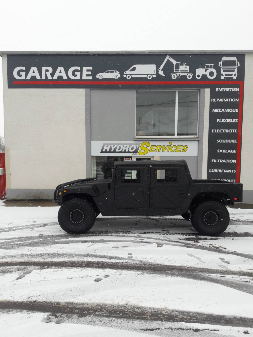 Réalisation hummer noir neige